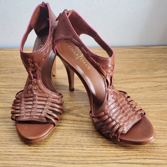 COLE HAAN Nike Air Brown Valencia Tstrap Open Toe Wooven Heels Size 8.5 - Picture 1 of 7
